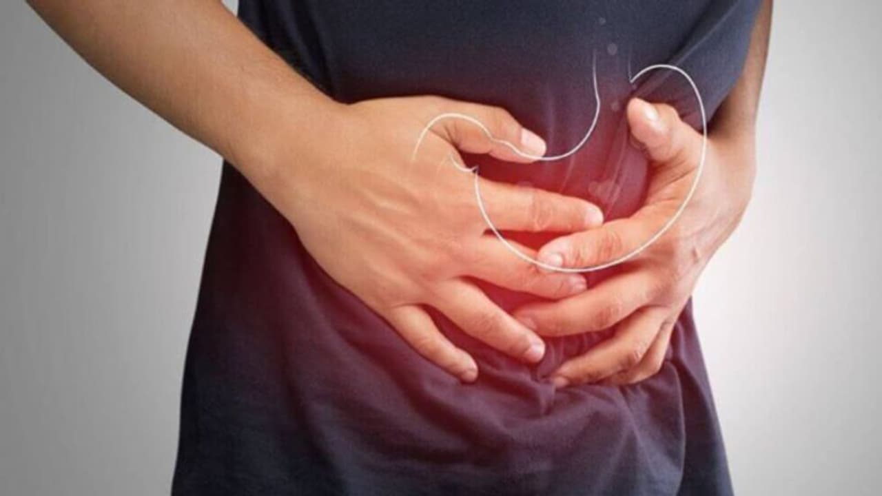 അൾസറിലേക്ക് നയിക്കുന്ന അഞ്ച് ശീലങ്ങൾ അൾസറിലേക്ക് നയിക്കുന്ന അഞ്ച് ശീലങ്ങൾ