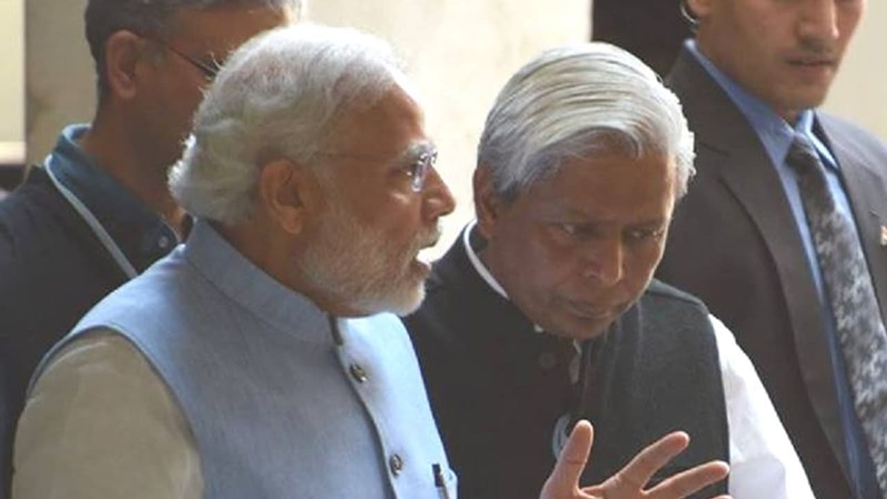 ఎప్పుడొస్తుందో.. ఎలా వస్తుందో తెలియదు, థర్డ్ వేవ్ కన్ఫర్మ్: పీఎం సలహాదారు వ్యాఖ్యలు ఎప్పుడొస్తుందో.. ఎలా వస్తుందో తెలియదు, థర్డ్ వేవ్ కన్ఫర్మ్: పీఎం సలహాదారు వ్యాఖ్యలు