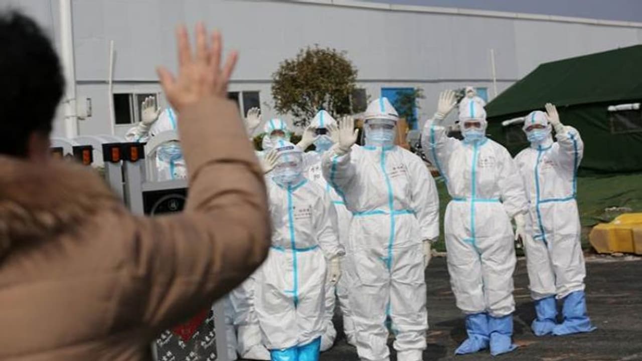 மனித குலத்திற்கு மகிழ்ச்சியான செய்தி.. கொரோனாவிலிருந்து மீளும் உலக நாடுகள்.. முழு ரிப்போர்ட் மனித குலத்திற்கு மகிழ்ச்சியான செய்தி.. கொரோனாவிலிருந்து மீளும் உலக நாடுகள்.. முழு ரிப்போர்ட்