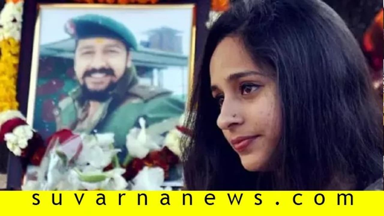 1 ಸಾವಿರ ಪಿಪಿಇ ಕಿಟ್ ದಾನ ಮಾಡಿದ ಪುಲ್ವಾಮಾ ಹುತಾತ್ಮನ ಪತ್ನಿ! 1 ಸಾವಿರ ಪಿಪಿಇ ಕಿಟ್ ದಾನ ಮಾಡಿದ ಪುಲ್ವಾಮಾ ಹುತಾತ್ಮನ ಪತ್ನಿ!