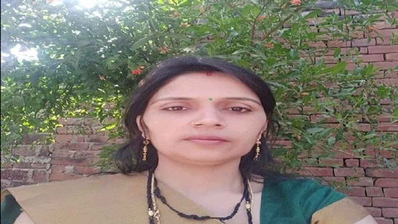 पत्नी का मर्डर फिर 3 बेटियों को लेकर गायब हुआ सिपाही, ससुराल में फोन कर जो कुछ कहा सुन लीजिए... पत्नी का मर्डर फिर 3 बेटियों को लेकर गायब हुआ सिपाही, ससुराल में फोन कर जो कुछ कहा सुन लीजिए...