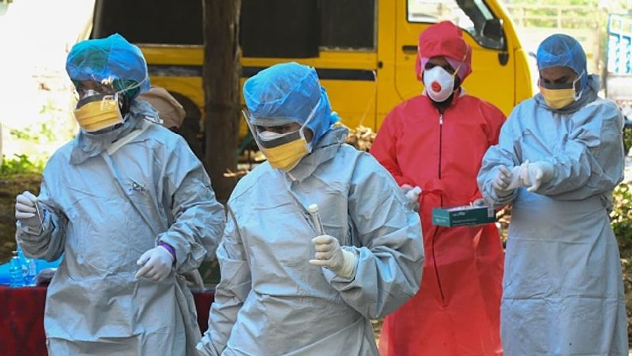 കൊവിഡില് ഞെട്ടി ഇന്ത്യ; 24 മണിക്കൂറില് 60 മരണം, 1463 പുതിയ കേസുകൾ കൊവിഡില് ഞെട്ടി ഇന്ത്യ; 24 മണിക്കൂറില് 60 മരണം, 1463 പുതിയ കേസുകൾ