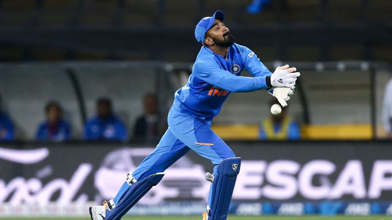 ഒരുപാട് കാലം കീപ്പറാവാന്‍ രാഹുലിന് കഴിയില്ല; പന്തിനെ പിന്തുണച്ച് പാര്‍ത്ഥിവ് പട്ടേല്‍