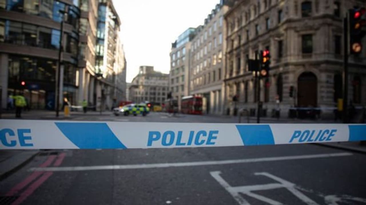 உச்சகட்ட அபாயத்தில் இருக்கிறோம்.. இப்போதைக்கு ஊரடங்கு தளர்வு கிடையாது.. பிரிட்டன் பிரதமர் திட்டவட்டம்