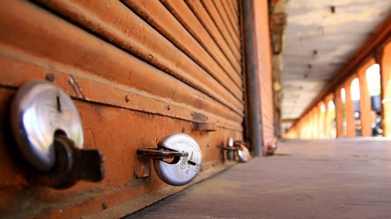 എറണാകുളത്ത് രണ്ട് കൊവിഡ് ഹോട്ട്സ്പോട്ടുകൾ; ജില്ല ഗ്രീൻസോണിൽ തന്നെ എറണാകുളത്ത് രണ്ട് കൊവിഡ് ഹോട്ട്സ്പോട്ടുകൾ; ജില്ല ഗ്രീൻസോണിൽ തന്നെ