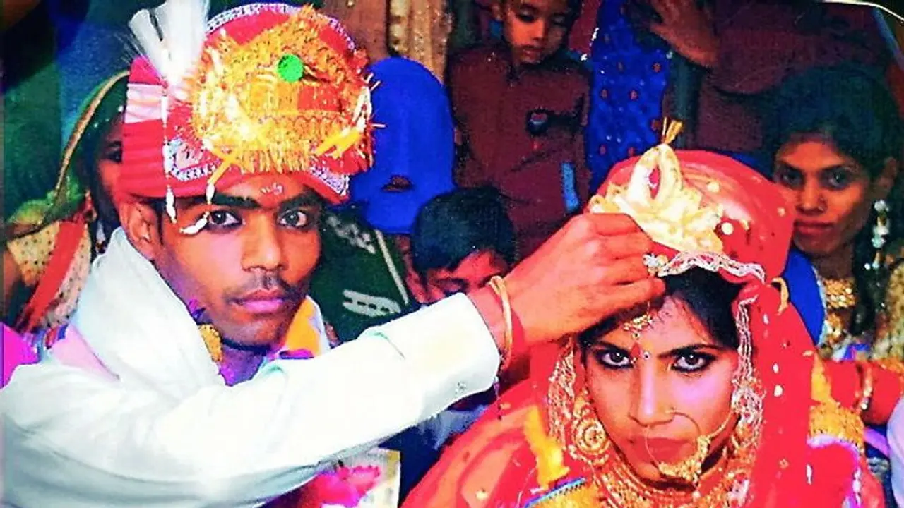 कोरोना के खौफ के बीच एक साथ दुनिया छोड़ गए पति पत्नी, कुछ दिन पहले हुई थी शादी..अधूरे रह गए सपने कोरोना के खौफ के बीच एक साथ दुनिया छोड़ गए पति पत्नी, कुछ दिन पहले हुई थी शादी..अधूरे रह गए सपने