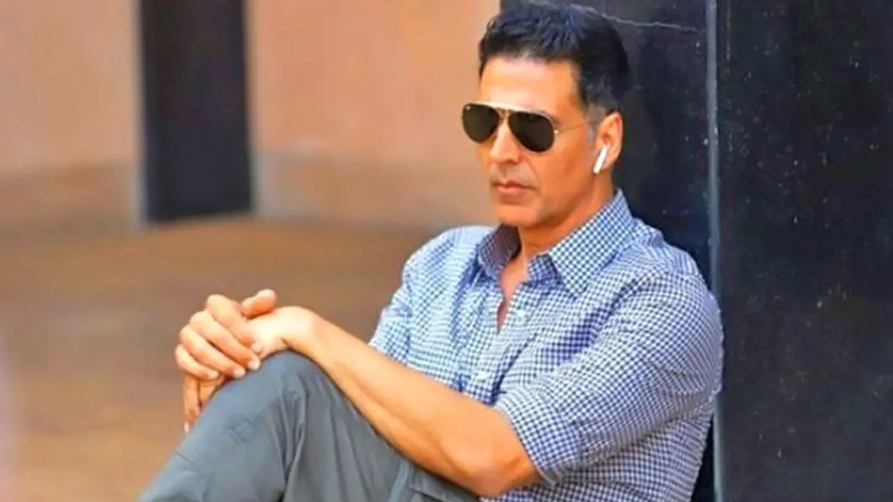 গঙ্গুবাই কাথিয়াওয়াড়ি র পর এবার পৃথ্বীরাজ, অর্থাভাবে ভেঙে ফেলা হচ্ছে ২ কোটির সেট গঙ্গুবাই কাথিয়াওয়াড়ি র পর এবার পৃথ্বীরাজ, অর্থাভাবে ভেঙে ফেলা হচ্ছে ২ কোটির সেট