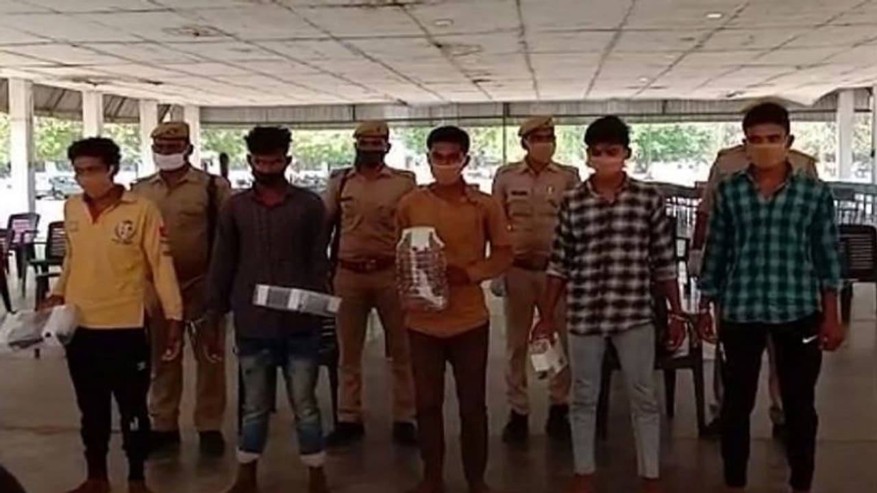 ये हैं सात लुटेरे , जिनपर पर था 1 लाख तक का ईनाम, हवाई चप्पल, भिंडी और मछली की भी करते थे लूट ये हैं सात लुटेरे , जिनपर पर था 1 लाख तक का ईनाम, हवाई चप्पल, भिंडी और मछली की भी करते थे लूट