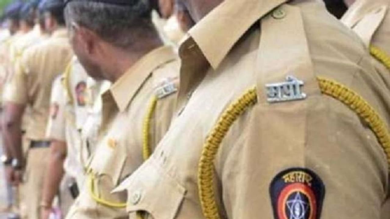 లాక్‌డౌన్ ఎఫెక్ట్ :' 55 ఏళ్లు దాటిన పోలీసులు ఇళ్లలోనే ఉండొచ్చు'