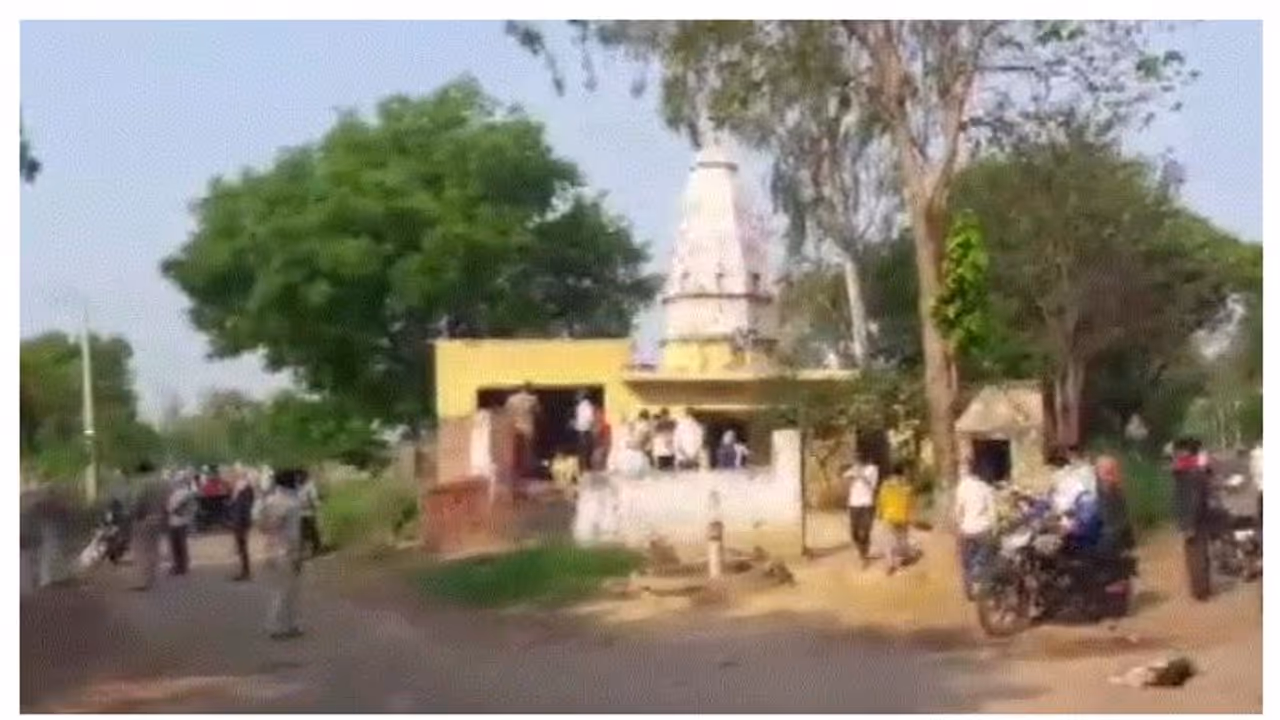 পালঘরের ভয়াবহ স্মৃতি ফিরে এল বুলন্দশহরে, মন্দিরের ভেতর থেকে উদ্ধার ২ সাধুর নিথর দেহ