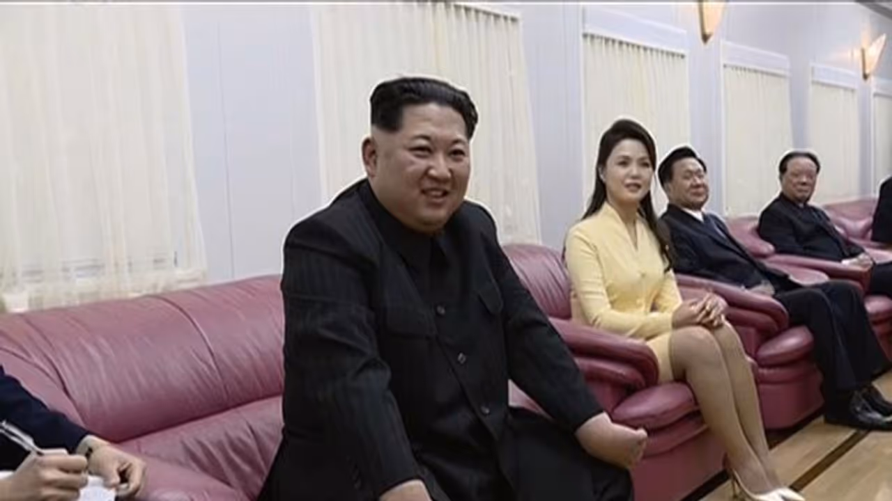 ট্রেনের পর স্যাটেলাইট ইমেজে কিমের নৌকা, করোনাভাইরাসের সংক্রমণ এড়াতেই কি এই পরিকল্পনা