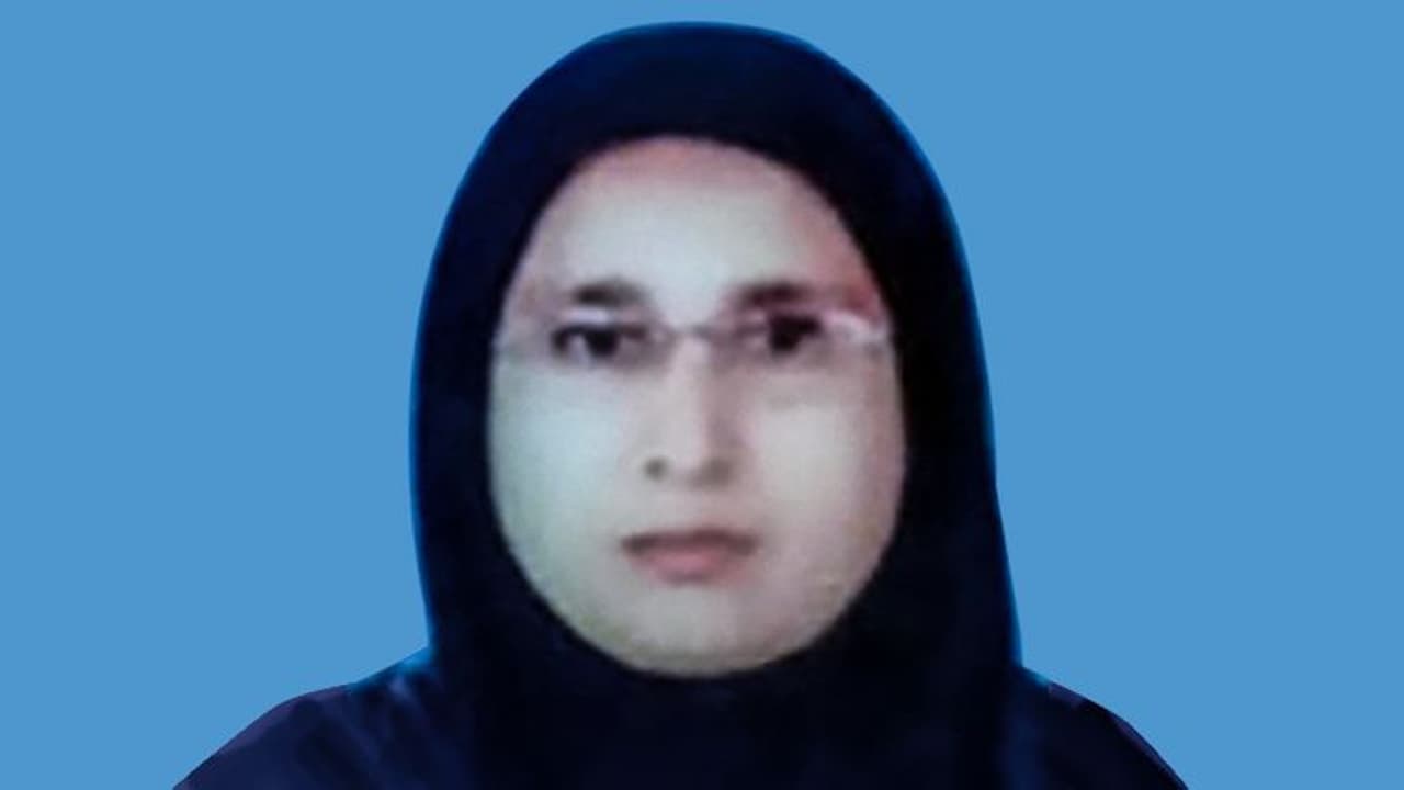 ദുബായില് മലയാളി യുവതി മരിച്ചു; ദുരൂഹത നീക്കണമെന്നാവശ്യപ്പെട്ട് കുടുംബം ദുബായില് മലയാളി യുവതി മരിച്ചു; ദുരൂഹത നീക്കണമെന്നാവശ്യപ്പെട്ട് കുടുംബം