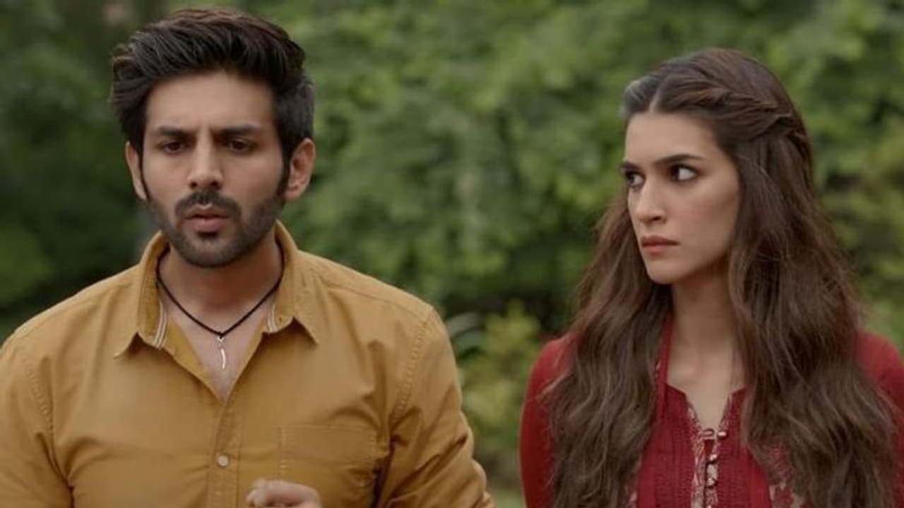 హీరోయిన్ డ్రెస్పై హీరో కామెంట్.. అదిరిపోయే రిప్లై ఇచ్చిన బ్యూటీ హీరోయిన్ డ్రెస్పై హీరో కామెంట్.. అదిరిపోయే రిప్లై ఇచ్చిన బ్యూటీ