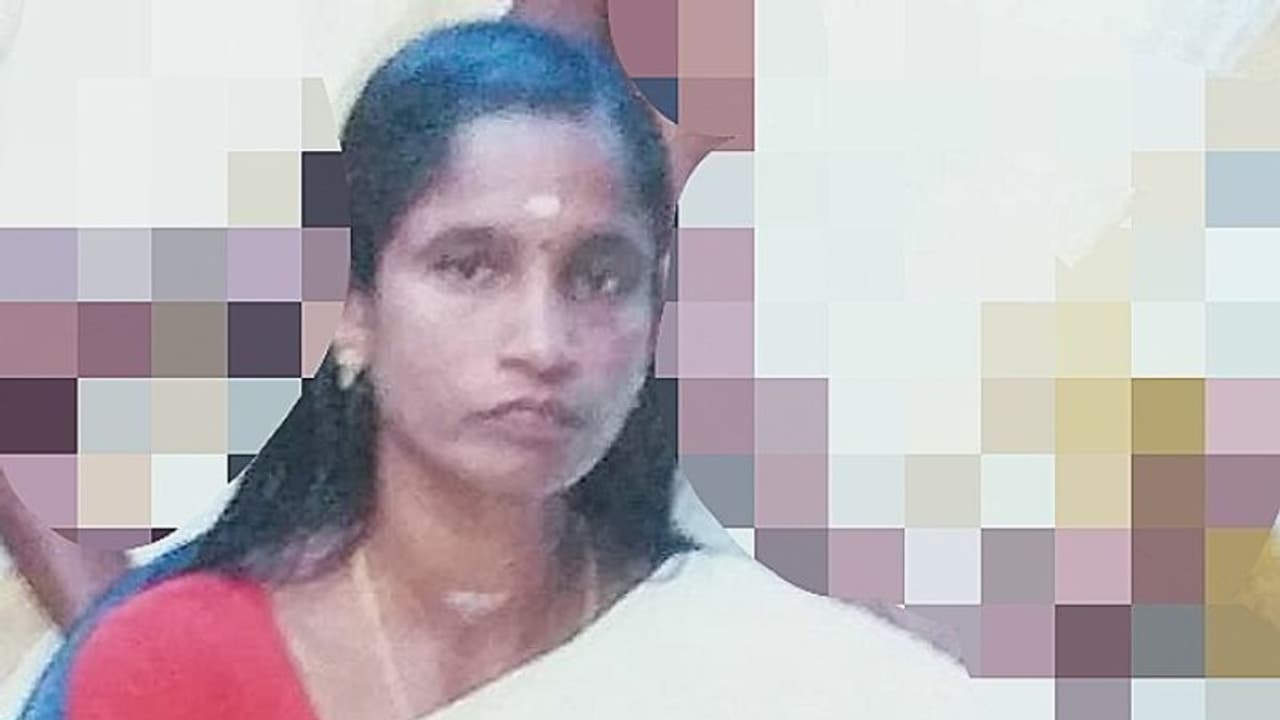 ശക്തമായ കാറ്റിൽ ഇലക്ട്രിക്ക് ലൈനിലേക്ക് തെങ്ങ് ഒടിഞ്ഞ് വീണു; വൈദ്യുതാഘാതമേറ്റ് വീട്ടമ്മ മരിച്ചു