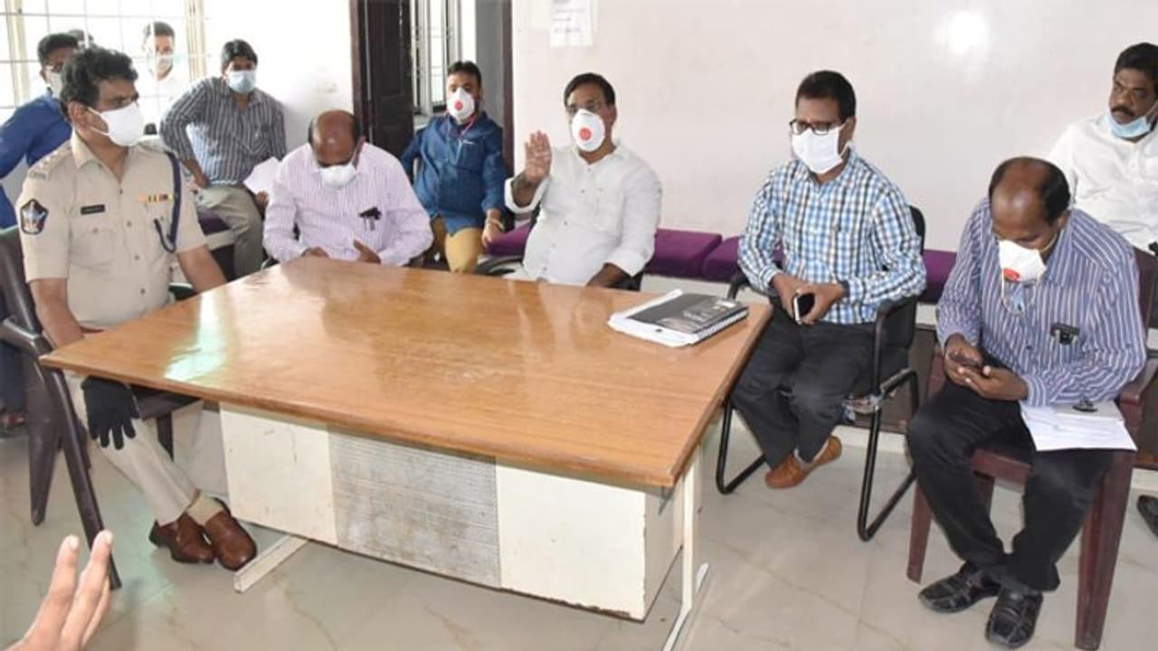 రెడ్ జోన్ ప్రాంతాల్లోనూ మాంసం విక్రయాలు: ఉప ముఖ్యమంత్రి ప్రకటన