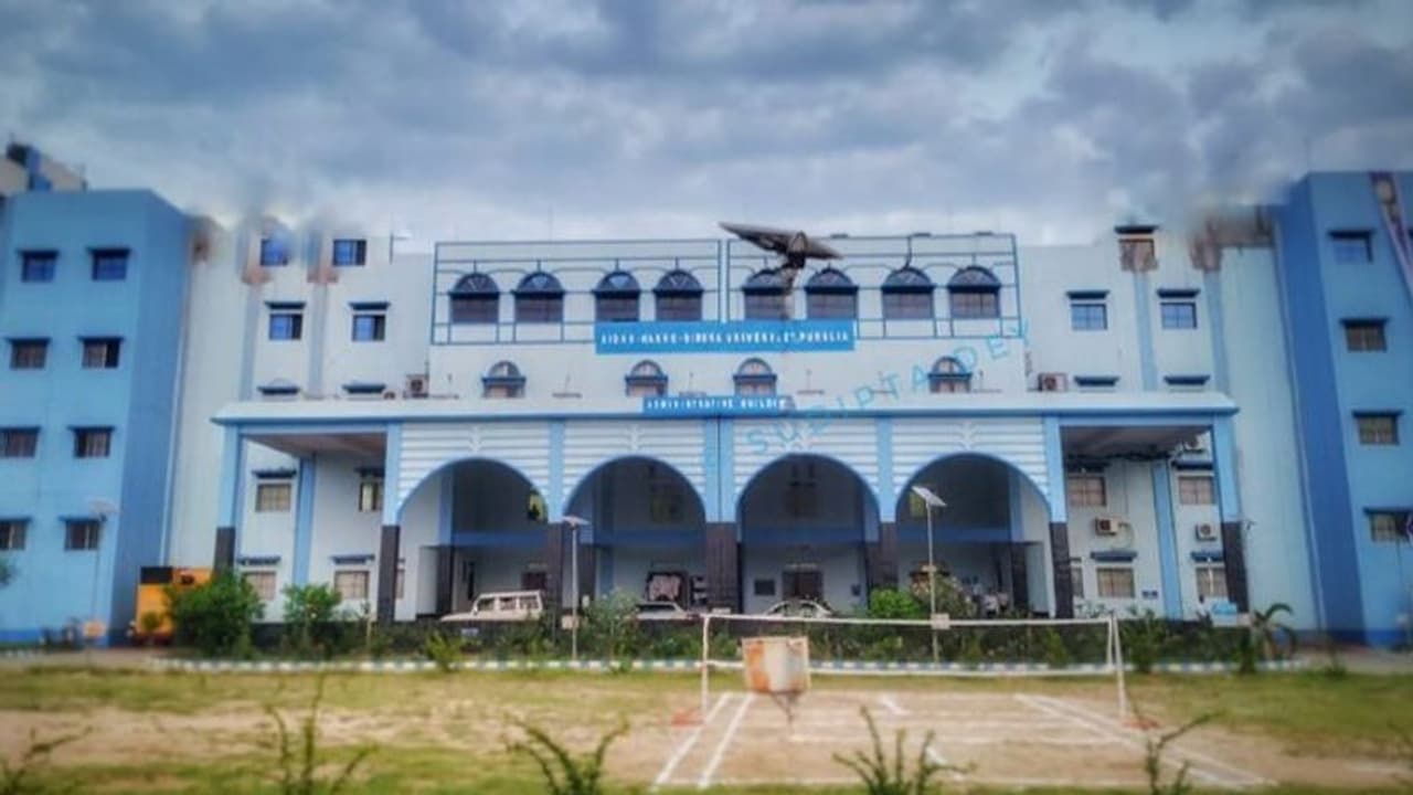 শিক্ষাক্ষেত্রে নয়া নজির, রাজ্যে স্নাতকোত্তর স্তরের পাঠক্রমে ঢুকল করোনা ভাইরাস শিক্ষাক্ষেত্রে নয়া নজির, রাজ্যে স্নাতকোত্তর স্তরের পাঠক্রমে ঢুকল করোনা ভাইরাস