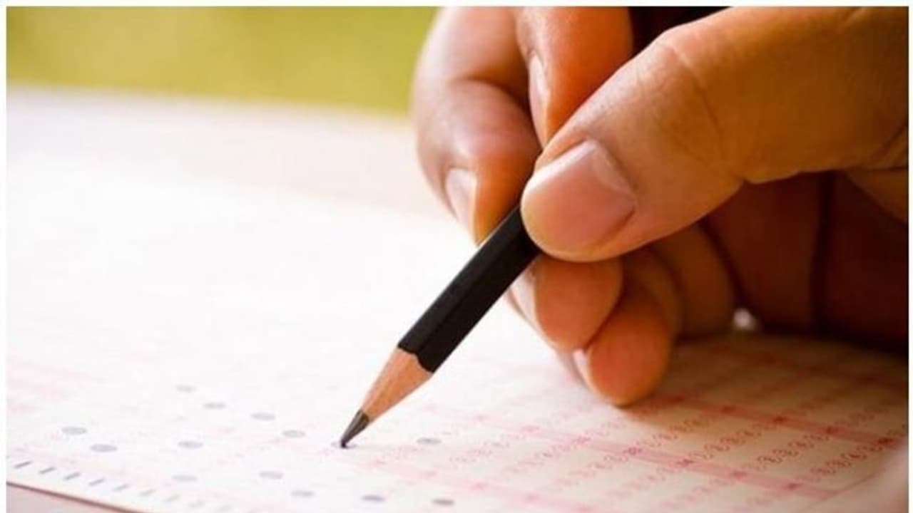 CBSE to conduct pending Class 10, 12 board exams at 15,000 centres across country CBSE to conduct pending Class 10, 12 board exams at 15,000 centres across country