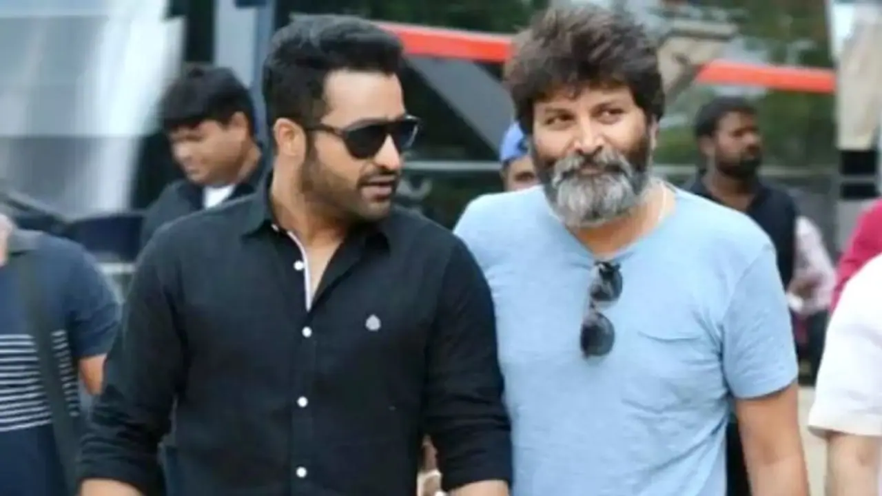 ఎన్టీఆర్, త్రివిక్రమ్ సినిమాలో యంగ్ హీరో.. ఆ ఇద్దరిలో ఛాన్స్ ఎవరికో? ఎన్టీఆర్, త్రివిక్రమ్ సినిమాలో యంగ్ హీరో.. ఆ ఇద్దరిలో ఛాన్స్ ఎవరికో?