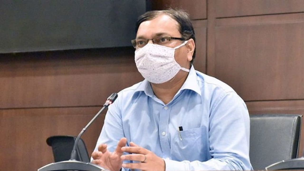 यूपी में कोरोना से अब तक 36 लोगों की मौत, सरकार ला रही स्वास्थ्य कर्मियों के लिए नया अध्यादेश यूपी में कोरोना से अब तक 36 लोगों की मौत, सरकार ला रही स्वास्थ्य कर्मियों के लिए नया अध्यादेश