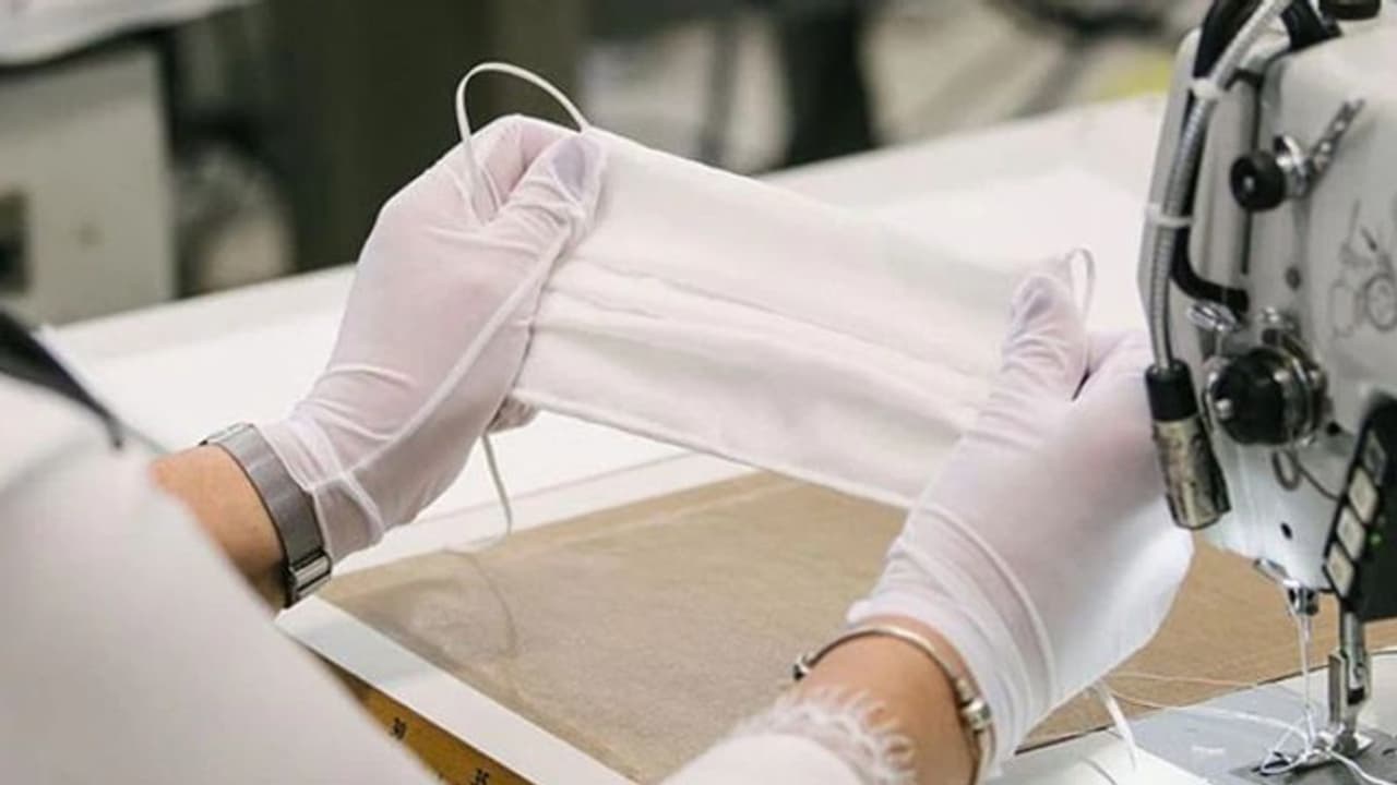 മലപ്പുറത്ത് മാസ്ക് ധരിക്കാതെ പുറത്തിറങ്ങിയ 232 പേർക്കെതിരെ കേസ് മലപ്പുറത്ത് മാസ്ക് ധരിക്കാതെ പുറത്തിറങ്ങിയ 232 പേർക്കെതിരെ കേസ്