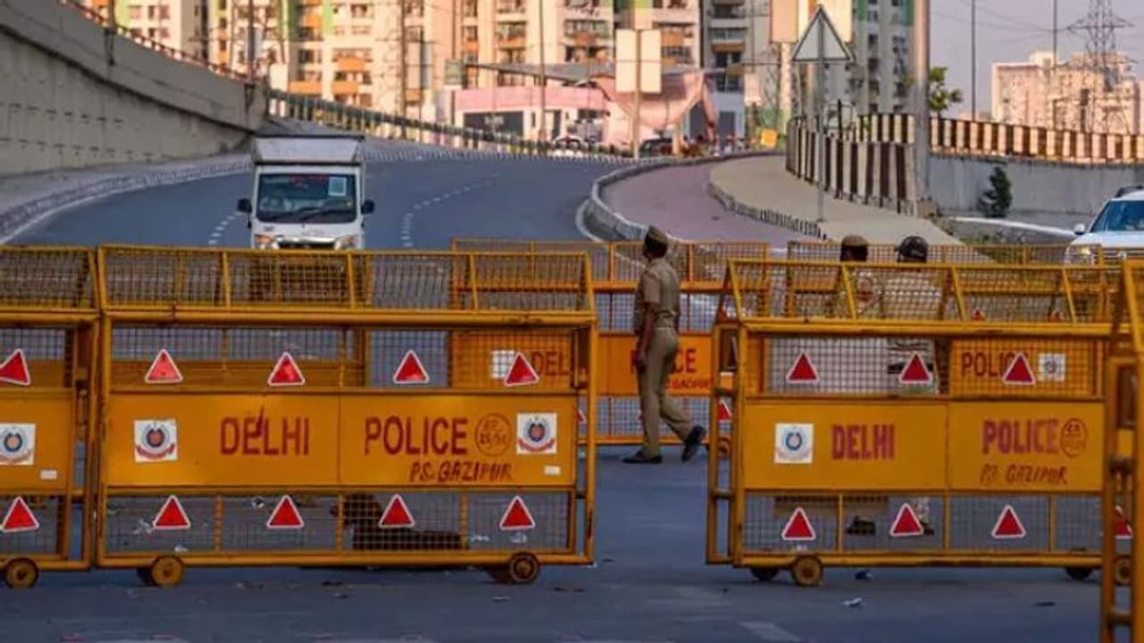 ദില്ലി സിആർപിഎഫ് ക്യാമ്പിൽ ജവാന്മാർക്ക് കൂട്ടത്തോടെ കൊവിഡ്. മലയാളി അടക്കം 122 പേർക്ക് രോഗം