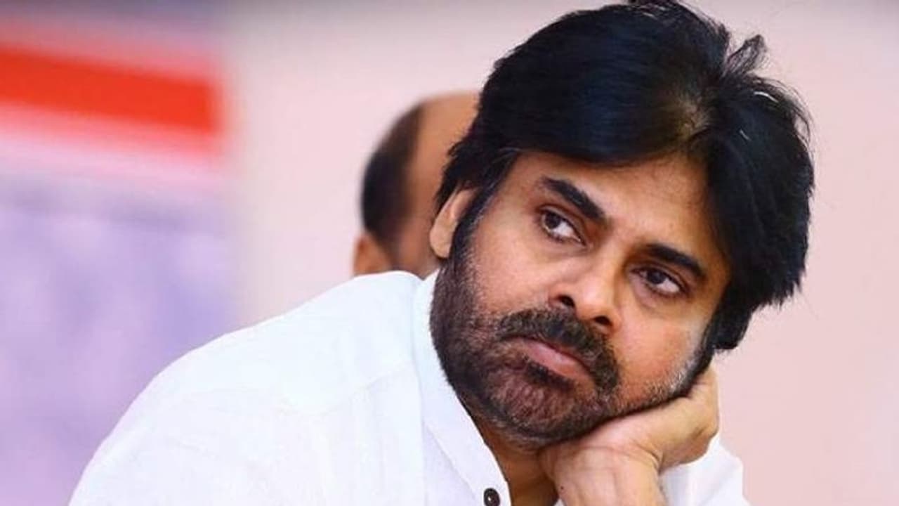 కరోనా క్లిష్టకాలంలో కార్మికులను ఆదుకోండి: ప్రభుత్వానికి పవన్ డిమాండ్ కరోనా క్లిష్టకాలంలో కార్మికులను ఆదుకోండి: ప్రభుత్వానికి పవన్ డిమాండ్