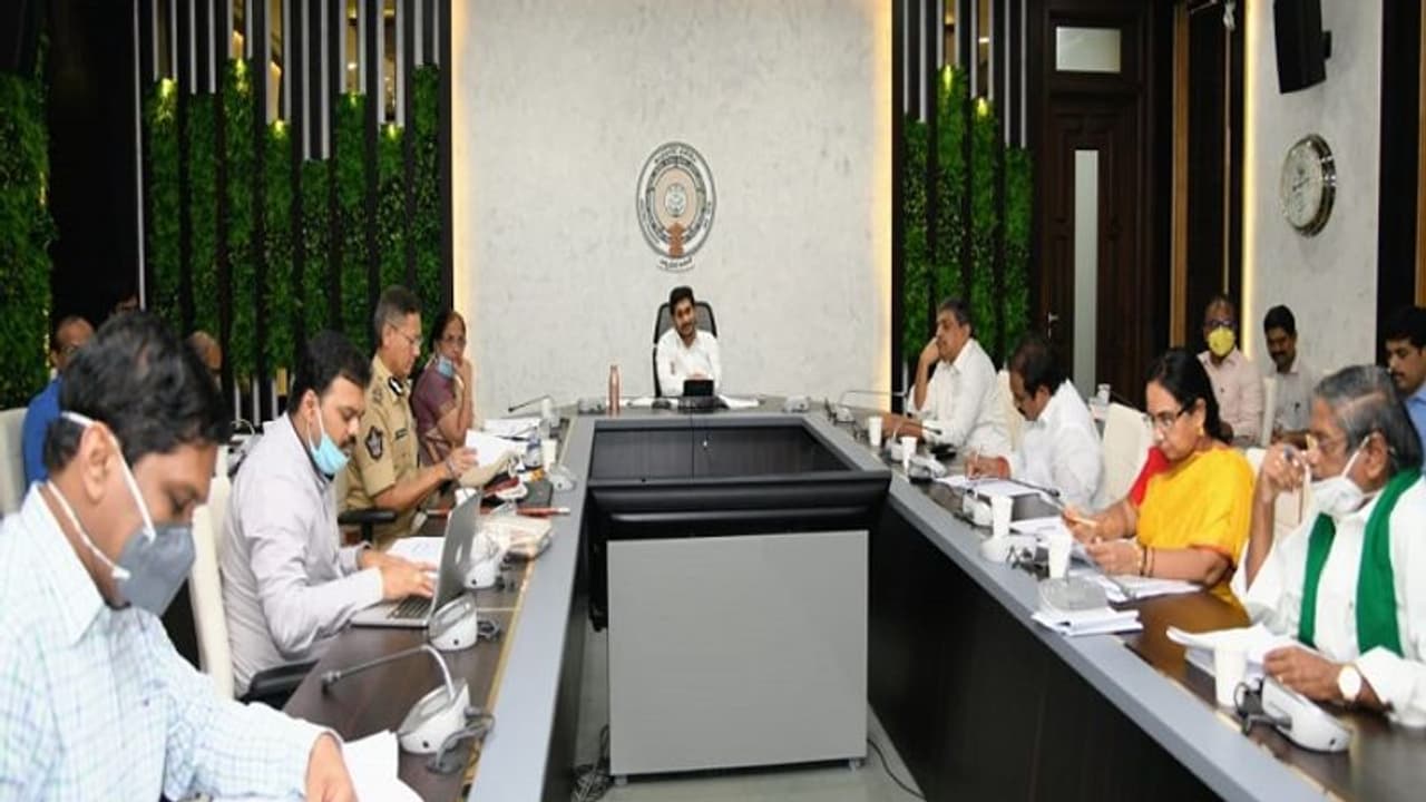 మీకూ ఆ పరిస్థితి రావచ్చు: అంత్యక్రియలను అడ్డుకోవడంపై జగన్ సీరియస్