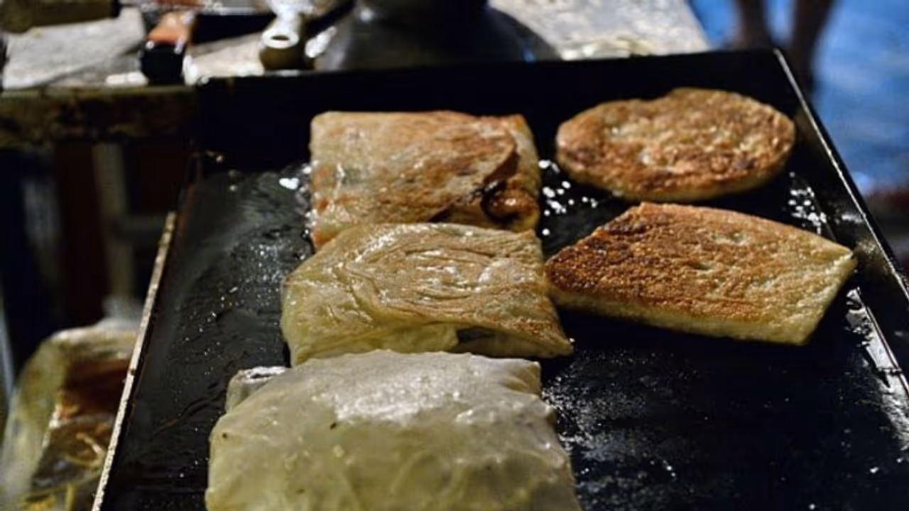 Coronavirus: Man pays hefty fine after breaking quarantine rule 30 minutes early to eat parotha Coronavirus: Man pays hefty fine after breaking quarantine rule 30 minutes early to eat parotha