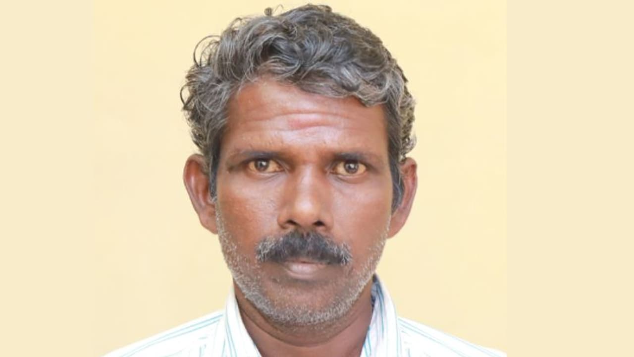 ചാരായ വാറ്റ്: ഓടി രക്ഷപ്പെടാന്‍ ശ്രമിച്ച പ്രതി പിടിയില്‍, 80 ലിറ്റര്‍ കോട പിടിച്ചെടുത്തു