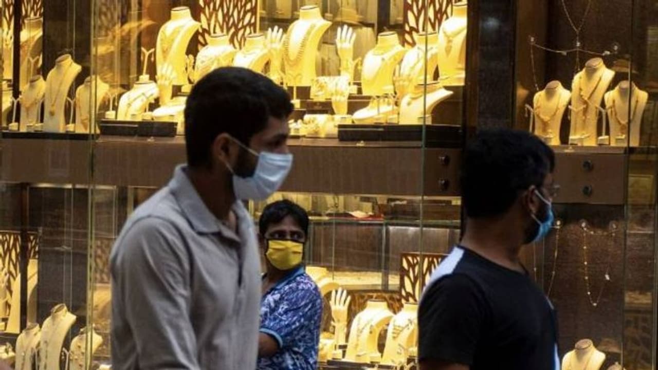 പ്രവാസികൾ അയക്കുന്ന പണത്തിൽ കുറവ്, കച്ചവടമില്ലാതെ സ്വർണ വിപണി പ്രവാസികൾ അയക്കുന്ന പണത്തിൽ കുറവ്, കച്ചവടമില്ലാതെ സ്വർണ വിപണി