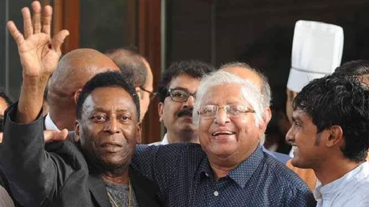 Chuni Goswami, Indian football legend and former Bengal cricketer, breathes his last Chuni Goswami, Indian football legend and former Bengal cricketer, breathes his last