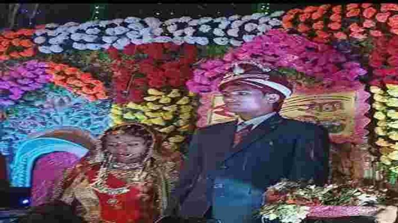 शादी के 6 महीने बाद किसी ने रेत दिया पति पत्नी का गला, खौफ़नाक डबल मर्डर से सनसनी शादी के 6 महीने बाद किसी ने रेत दिया पति पत्नी का गला, खौफ़नाक डबल मर्डर से सनसनी