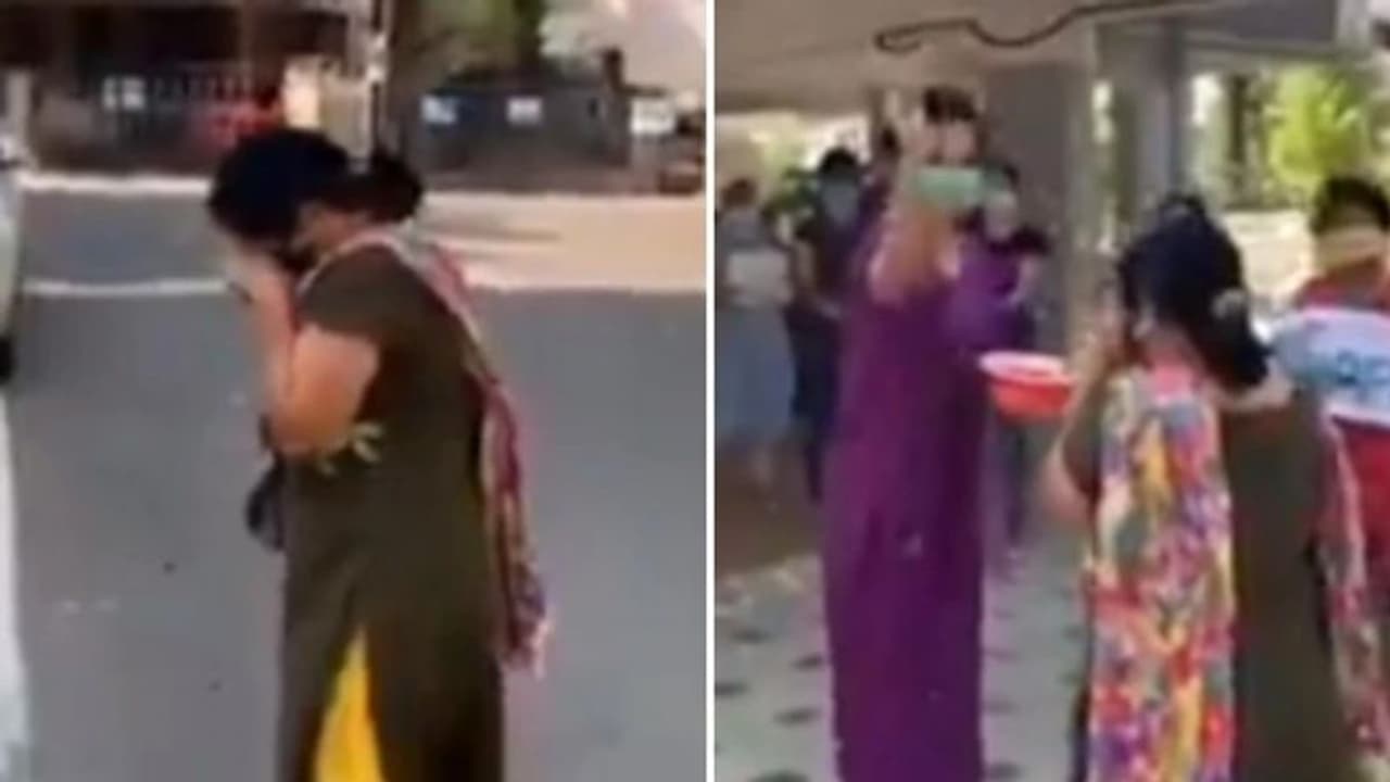 20 ദിവസം കൊവിഡ് വാര്ഡില്, വീട്ടിലെത്തിയ ഡോക്ടര്ക്ക് പൂക്കള് വിതറി സ്വീകരണം, വീഡിയോ പങ്കുവച്ച് മോദി 20 ദിവസം കൊവിഡ് വാര്ഡില്, വീട്ടിലെത്തിയ ഡോക്ടര്ക്ക് പൂക്കള് വിതറി സ്വീകരണം, വീഡിയോ പങ്കുവച്ച് മോദി