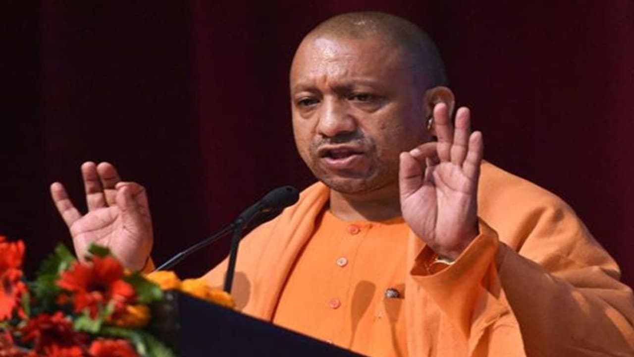 मजदूर दिवस पर सीएम योगी की सौगात, 30 लाख मजदूरों के खाते में भेजे गए 1 1 हजार रुपये मजदूर दिवस पर सीएम योगी की सौगात, 30 लाख मजदूरों के खाते में भेजे गए 1 1 हजार रुपये