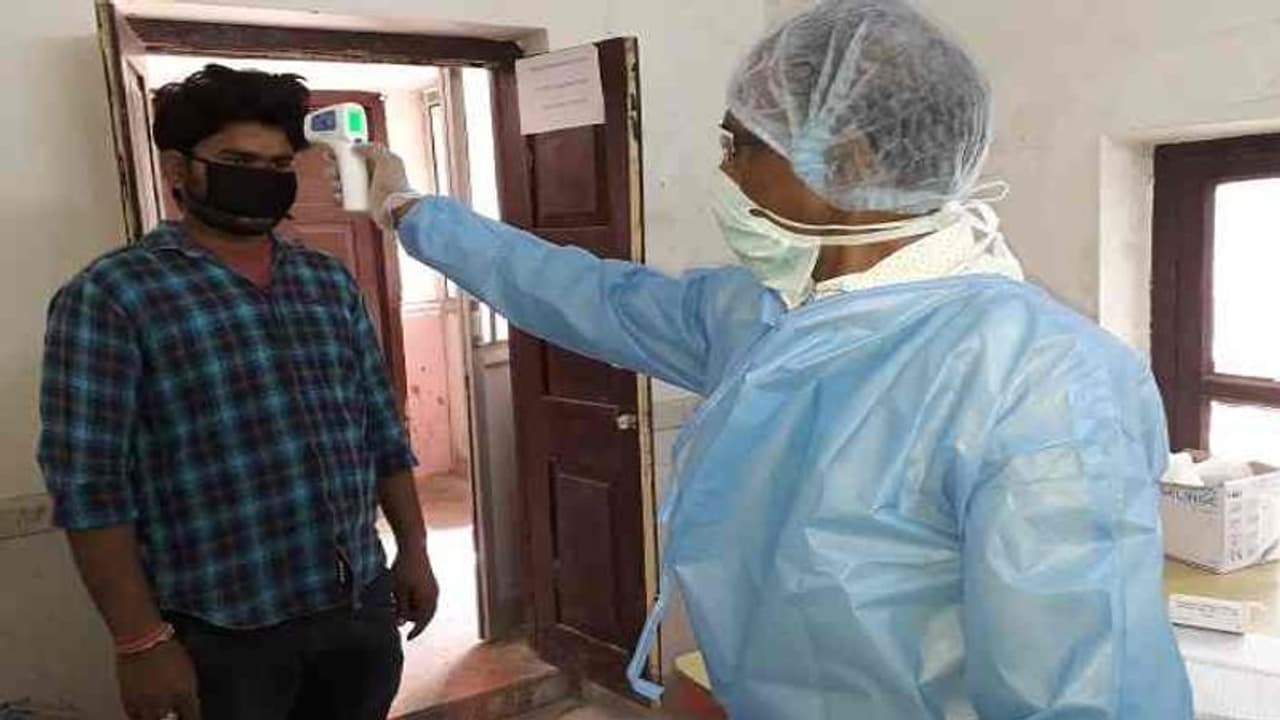 കോയമ്പേട് മാർക്കറ്റിൽ രോഗബാധിതർ ഇരട്ടിക്കുന്നു; ചെന്നൈയിൽ ആശങ്ക കോയമ്പേട് മാർക്കറ്റിൽ രോഗബാധിതർ ഇരട്ടിക്കുന്നു; ചെന്നൈയിൽ ആശങ്ക