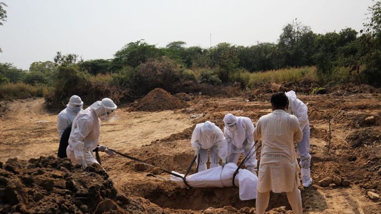 देश में कोरोना: अब तक 3500 से ज्यादा केस, 1159 की मौत; 9288 लोग हुए ठीक देश में कोरोना: अब तक 3500 से ज्यादा केस, 1159 की मौत; 9288 लोग हुए ठीक