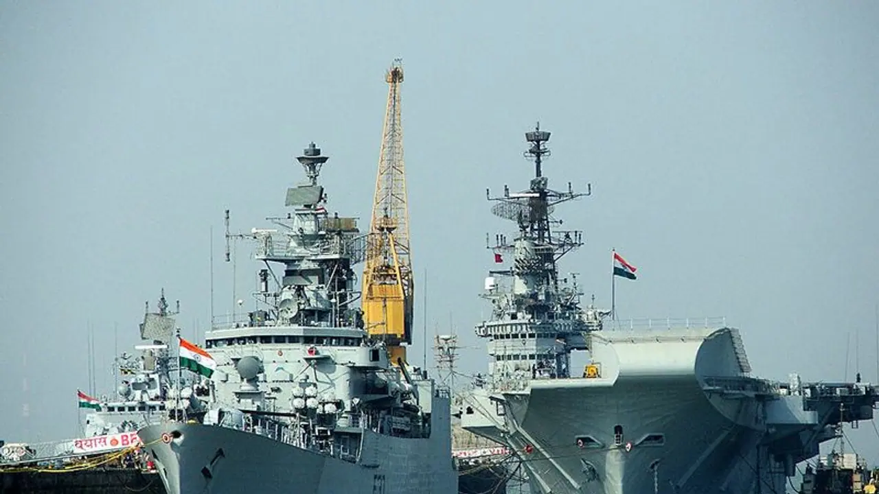 പ്രവാസികളെ തിരിച്ചെത്തിക്കാന് കപ്പലുകള് സജ്ജമെന്ന് നാവികസേന പ്രവാസികളെ തിരിച്ചെത്തിക്കാന് കപ്പലുകള് സജ്ജമെന്ന് നാവികസേന