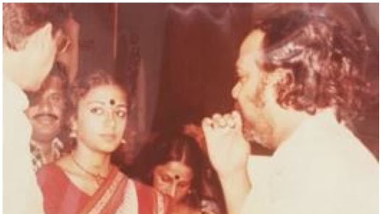 പ്രിയപ്പെട്ട സംവിധായകനെ ഓര്‍ത്ത് ശോഭന; ഫോട്ടോയുമായി താരം