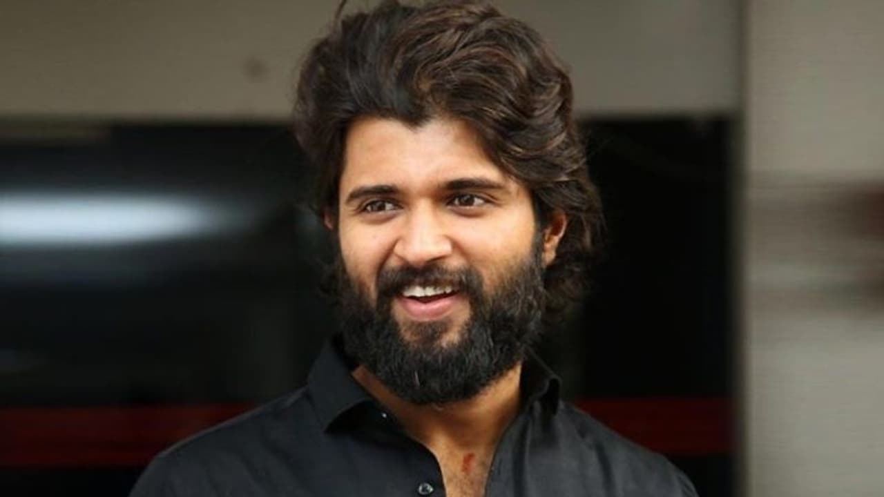 అలాంటి అమ్మాయిని చేసుకుంటా.. రౌడీ టేస్టే వేరు! అలాంటి అమ్మాయిని చేసుకుంటా.. రౌడీ టేస్టే వేరు!