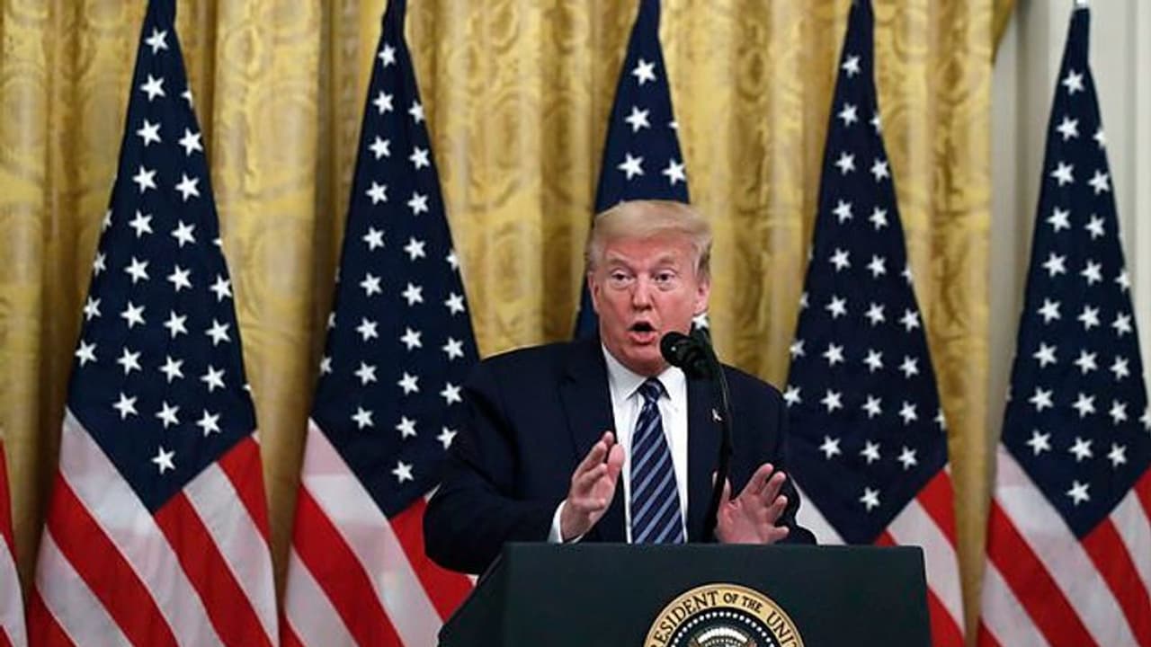 আমেরিকায় আক্রান্তের সংখ্যা ১১ লক্ষ, বছরের শেষেই আসছে করোনা ভ্যাকসিন, আশ্বাস দিলেন ট্রাম্প আমেরিকায় আক্রান্তের সংখ্যা ১১ লক্ষ, বছরের শেষেই আসছে করোনা ভ্যাকসিন, আশ্বাস দিলেন ট্রাম্প