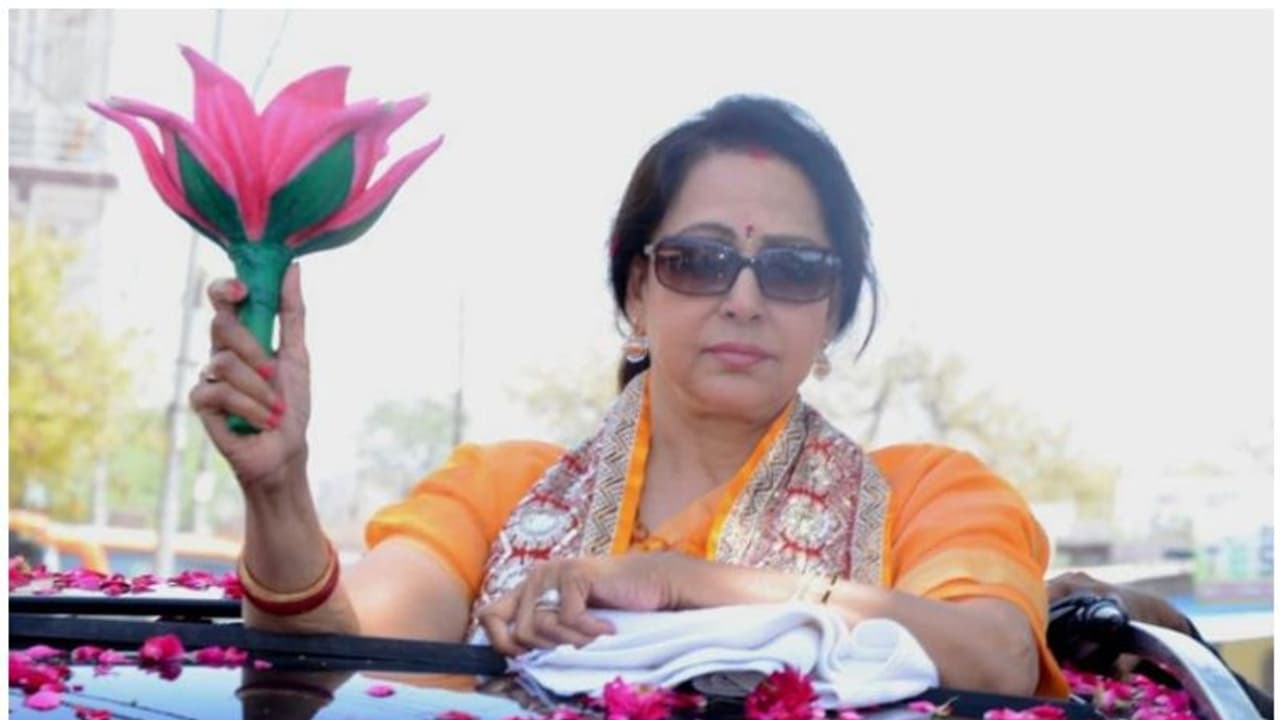 'নিচুস্তরের বলেই কি ওরা ভাইরাসের বাহক আর আপনি নন', বিজ্ঞাপনে শ্রেণিবৈষম্যতা নিয়ে বিতর্কিত হেমা মালিনী