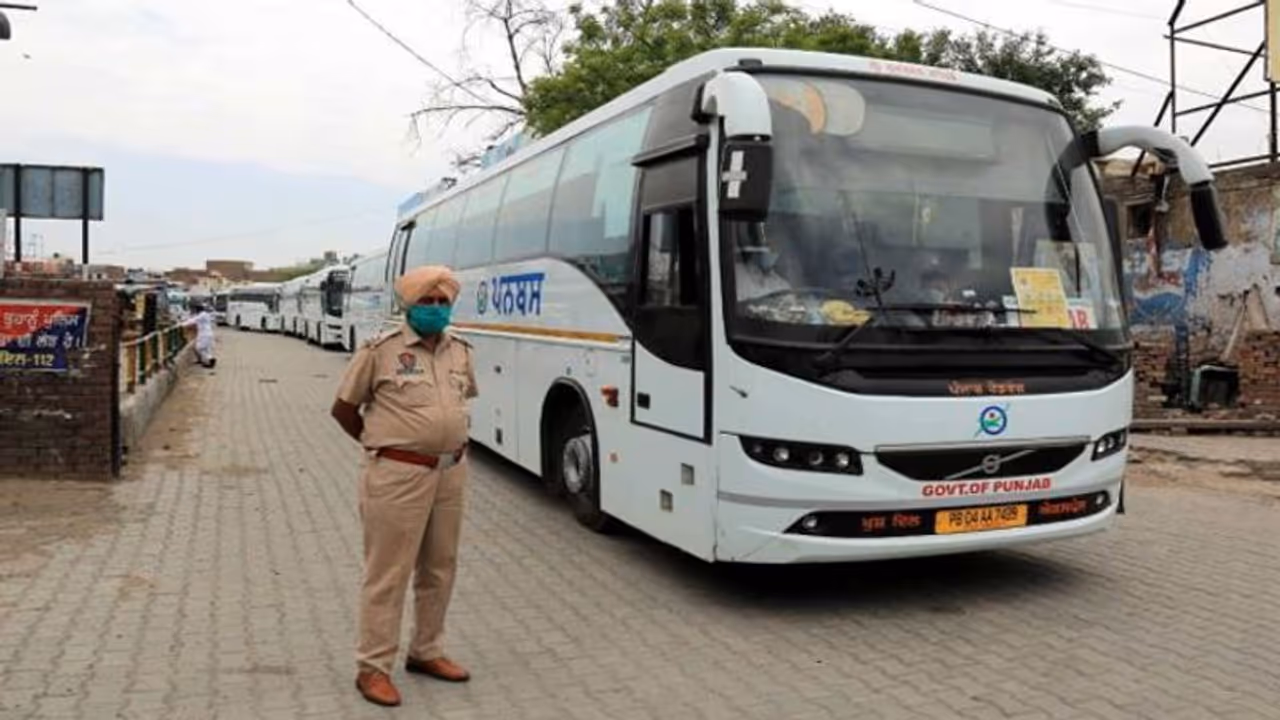 होशियारपुर में कोरोना का ब्लास्ट, एक दिन में मिले 33 संक्रमित, सभी श्रद्धालु श्री हजूर साहिब से लौटे थे होशियारपुर में कोरोना का ब्लास्ट, एक दिन में मिले 33 संक्रमित, सभी श्रद्धालु श्री हजूर साहिब से लौटे थे