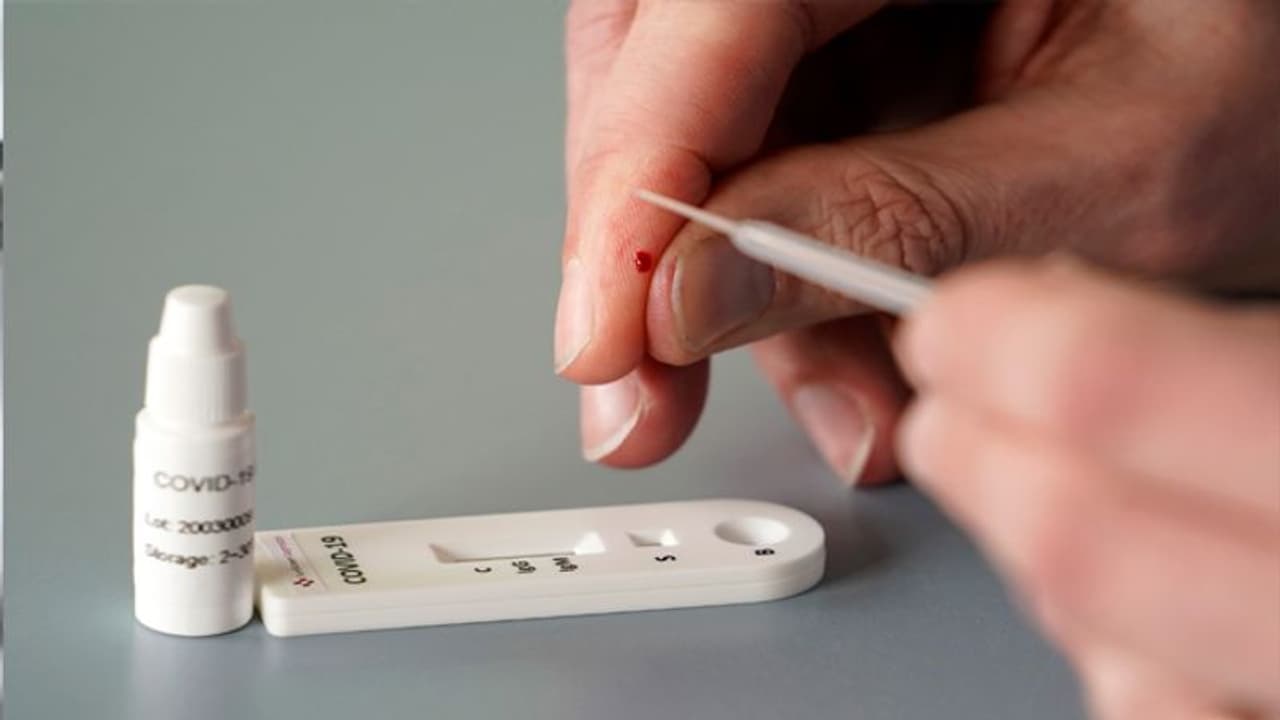 মাত্র ৫০০ টাকাতেই করোনা পরীক্ষা, দেড় ঘন্টায় রিপোর্ট জানাবে কলকাতার এই সংস্থার টেস্ট কিট মাত্র ৫০০ টাকাতেই করোনা পরীক্ষা, দেড় ঘন্টায় রিপোর্ট জানাবে কলকাতার এই সংস্থার টেস্ট কিট