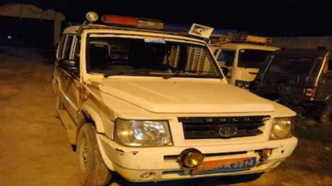 लॉकडाउन का पालन करवाने पहुंची पुलिस टीम पर हमला, ASI सहित 3 जख्मी, 40 पर FIR लॉकडाउन का पालन करवाने पहुंची पुलिस टीम पर हमला, ASI सहित 3 जख्मी, 40 पर FIR