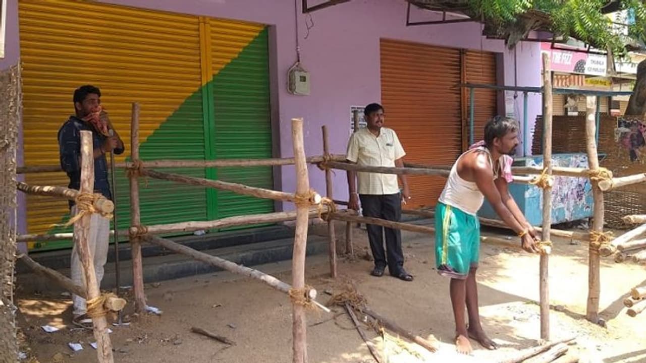 ಸೋಮವಾರದಿಂದ ಮದ್ಯ ಲಭ್ಯ: ಕುಡುಕರ ಸ್ವಾಗತಕ್ಕೆ ಬಾರ್ಗಳಲ್ಲಿ ಸಿದ್ಧತೆ ಹೀಗಿದೆ ನೋಡಿ..! ಸೋಮವಾರದಿಂದ ಮದ್ಯ ಲಭ್ಯ: ಕುಡುಕರ ಸ್ವಾಗತಕ್ಕೆ ಬಾರ್ಗಳಲ್ಲಿ ಸಿದ್ಧತೆ ಹೀಗಿದೆ ನೋಡಿ..!