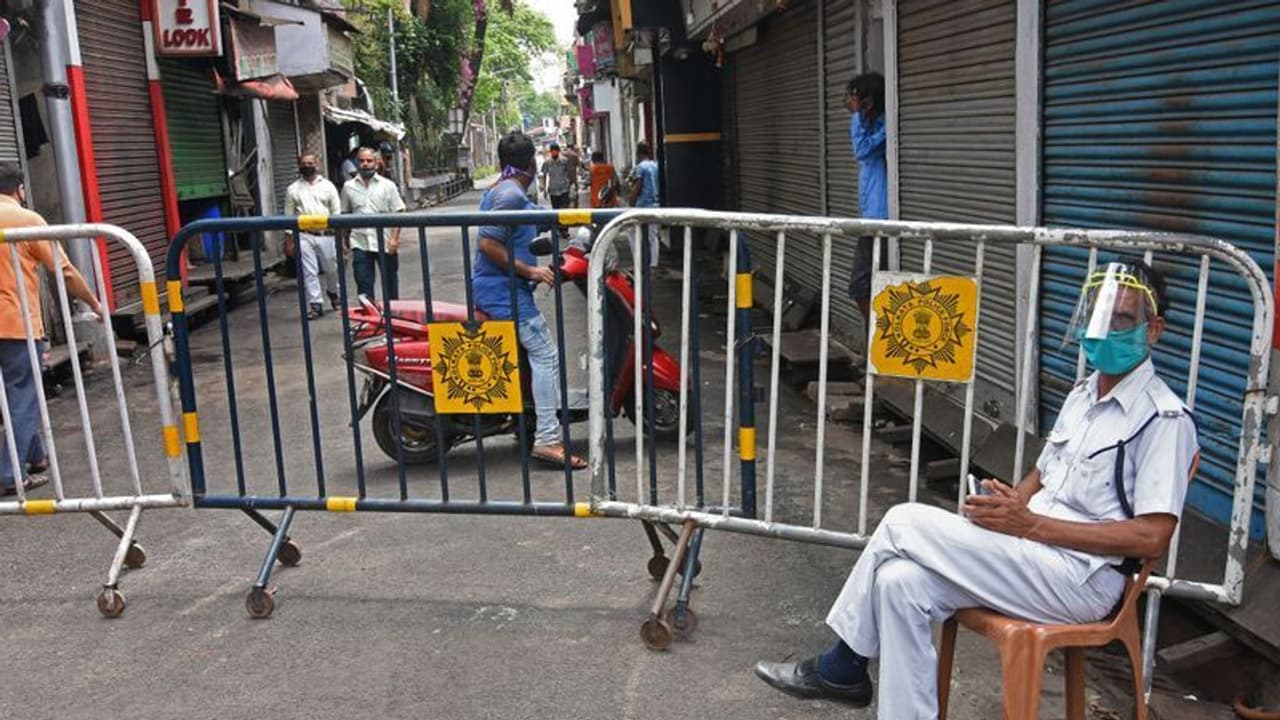 শুধু কলকাতাতেই করোনা আক্রান্ত ৭০০, মহানগরকে ঘিরে ঘুম ছুটছে রাজ্য়বাসীর শুধু কলকাতাতেই করোনা আক্রান্ত ৭০০, মহানগরকে ঘিরে ঘুম ছুটছে রাজ্য়বাসীর