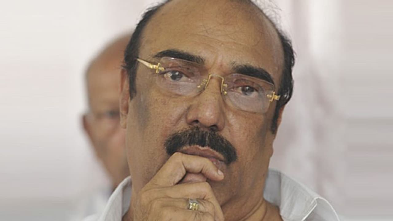 'ഓണത്തിനെങ്കിലും റിലീസിംഗ് സാധിക്കണമെന്ന ആഗ്രഹമേ ഇപ്പോഴുള്ളൂ'; ലിബര്ട്ടി ബഷീര് പറയുന്നു 'ഓണത്തിനെങ്കിലും റിലീസിംഗ് സാധിക്കണമെന്ന ആഗ്രഹമേ ഇപ്പോഴുള്ളൂ'; ലിബര്ട്ടി ബഷീര് പറയുന്നു