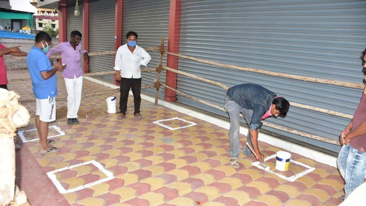 কলকাতায় বন্ধ মদের দোকান, খুলবে কেবল বাংলার 'গ্রিন জোন' এলাকায় কলকাতায় বন্ধ মদের দোকান, খুলবে কেবল বাংলার 'গ্রিন জোন' এলাকায়