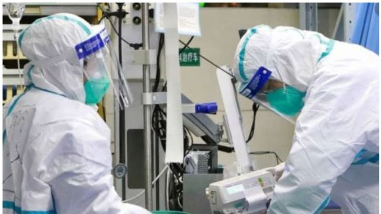 കാൻസർ ബാധിതർ കൊവിഡ് പിടിപെടാതിരിക്കാൻ ശ്രദ്ധിക്കണം, കാരണം ഇതാണ്... കാൻസർ ബാധിതർ കൊവിഡ് പിടിപെടാതിരിക്കാൻ ശ്രദ്ധിക്കണം, കാരണം ഇതാണ്...