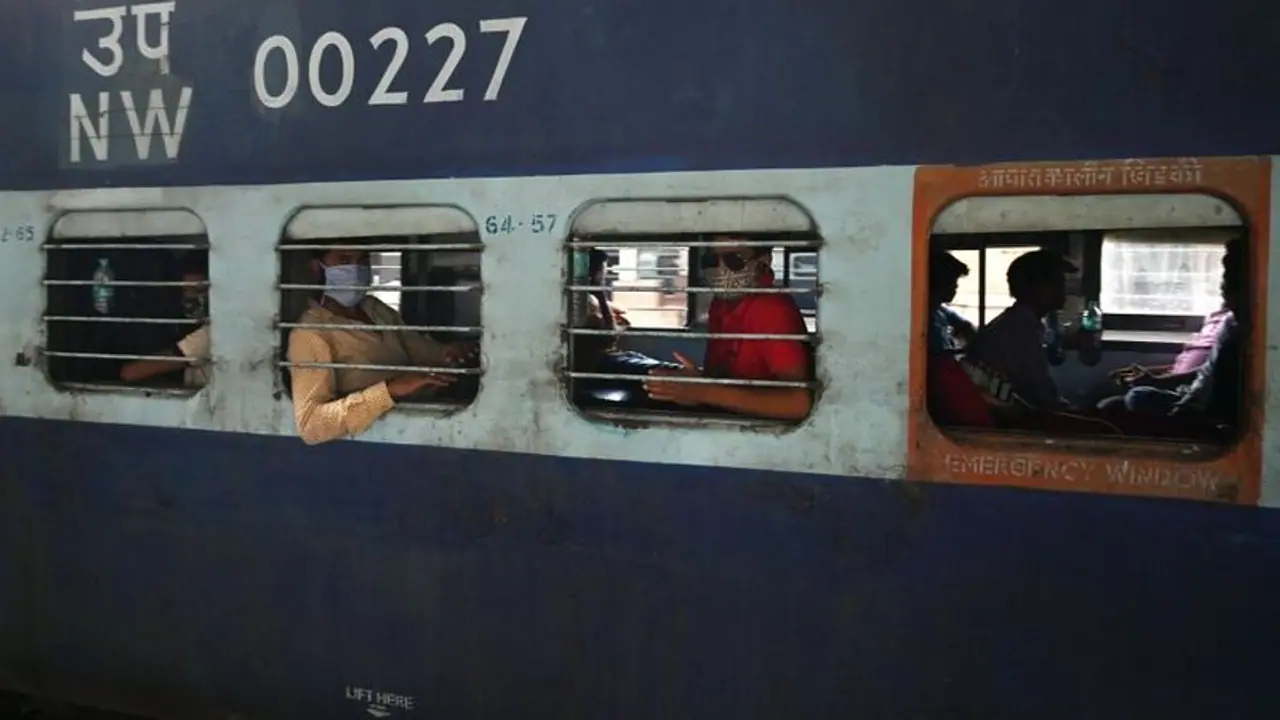 'শ্রমিক স্পেশাল'র জন্য নতুন গাইডলাইন রেলের, আজ বিকেল থেকেই অনলাইন বুকিং বিশেষ ট্রেনের 'শ্রমিক স্পেশাল'র জন্য নতুন গাইডলাইন রেলের, আজ বিকেল থেকেই অনলাইন বুকিং বিশেষ ট্রেনের